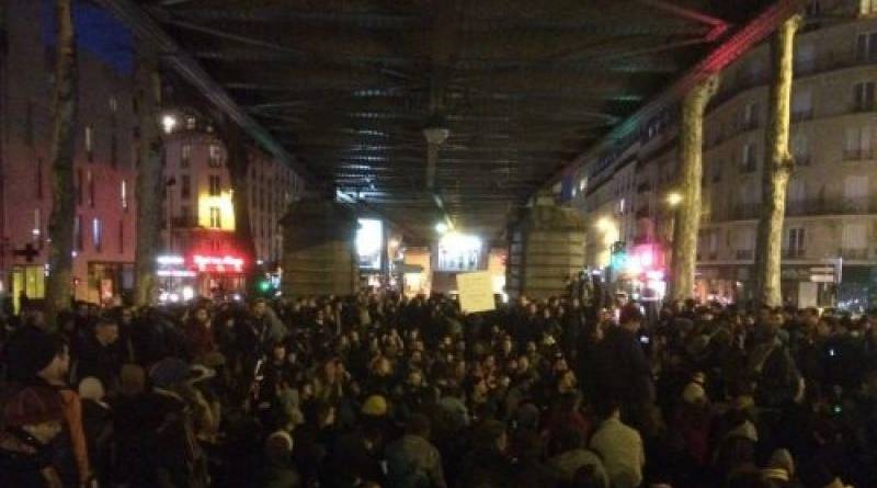 Nuit Debout en soutien aux réfugiés sous le métro Stalingrad (Paris)